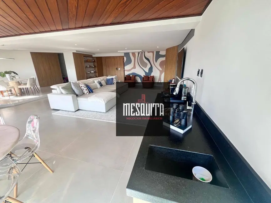 Foto 7 de Apartamento com 5 quartos à venda, 224m2 em Jardim Três Marias, Guaruja - SP