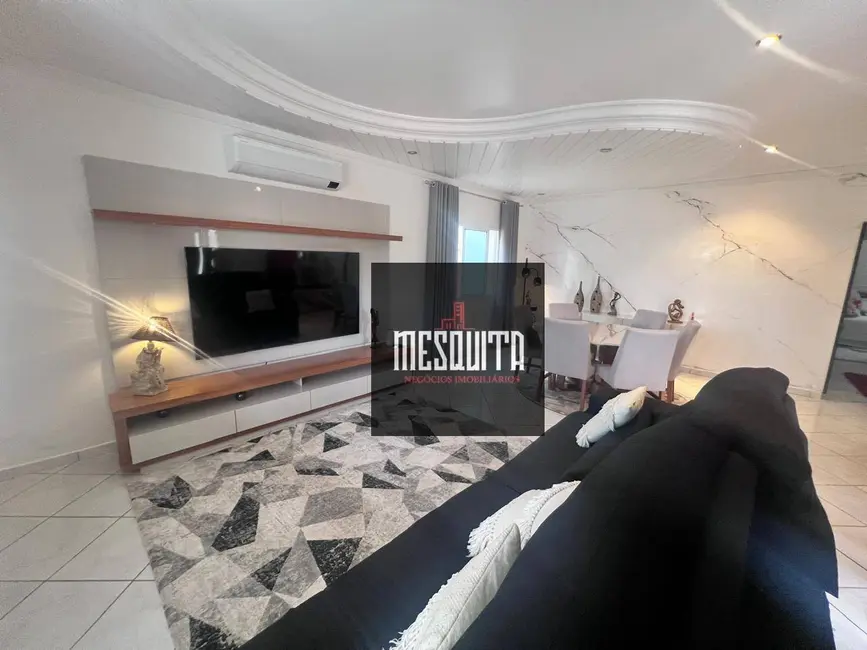 Casa com 3 quartos à venda, 525m2 em Jardim Virgínia, Guaruja - SP - imagem 5 Foto 5 de Casa com 3 quartos à venda, 525m2 em Jardim Virgínia, Guaruja - SP