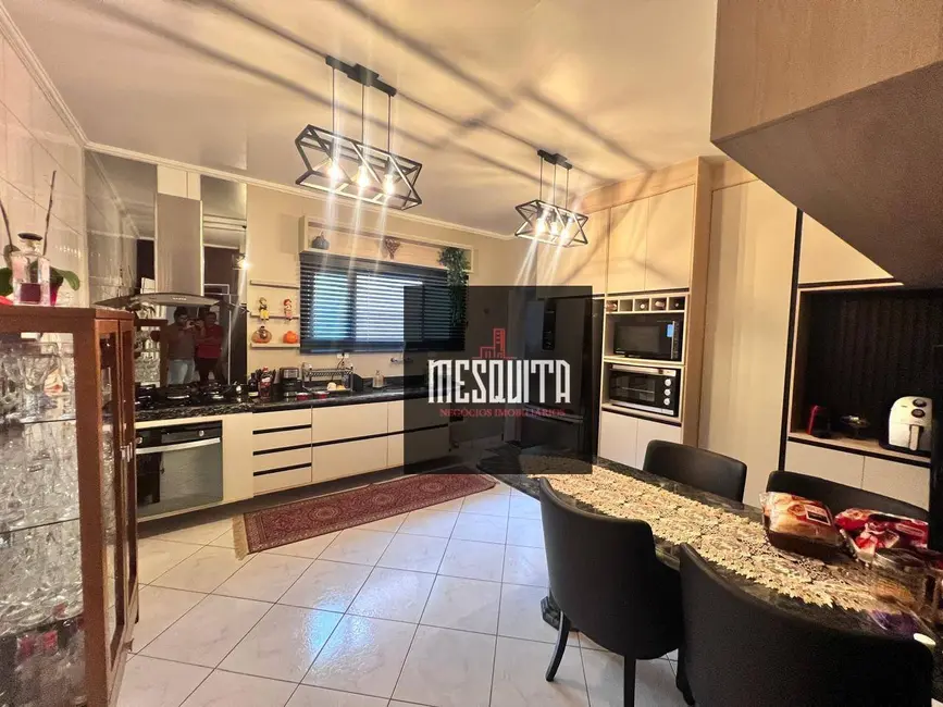 Casa com 3 quartos à venda, 525m2 em Jardim Virgínia, Guaruja - SP - imagem 8 Foto 8 de Casa com 3 quartos à venda, 525m2 em Jardim Virgínia, Guaruja - SP