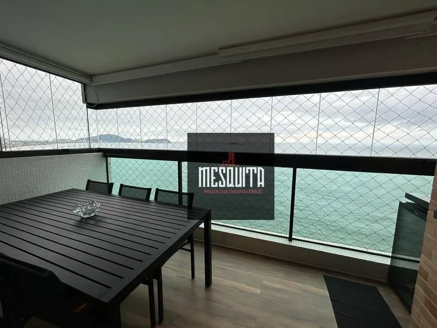 Apartamento com 3 quartos à venda, 185m2 em Guaruja - SP - imagem 3 Foto 3 de Apartamento com 3 quartos à venda, 185m2 em Guaruja - SP