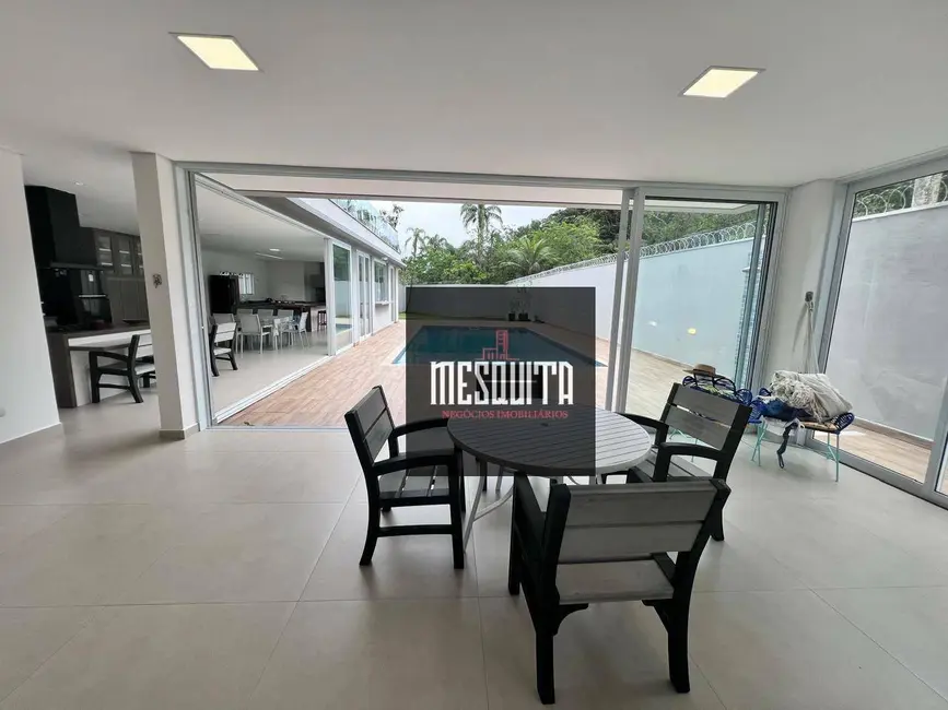 Casa de Condomínio com 5 quartos à venda, 1000m2 em Guaruja - SP - imagem 3 Foto 3 de Casa de Condomínio com 5 quartos à venda, 1000m2 em Guaruja - SP