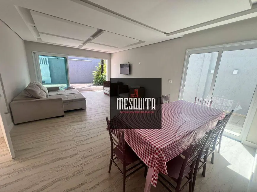 Casa com 3 quartos à venda, 150m2 em Guaruja - SP - imagem 5 Foto 5 de Casa com 3 quartos à venda, 150m2 em Guaruja - SP