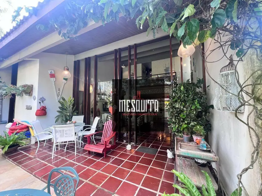 Foto 5 de Casa com 5 quartos à venda, 360m2 em Balneário Praia do Pernambuco, Guaruja - SP