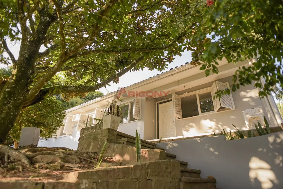 Foto 1 de Casa com 4 quartos à venda, 170m2 em Itararé, Santa Maria - RS