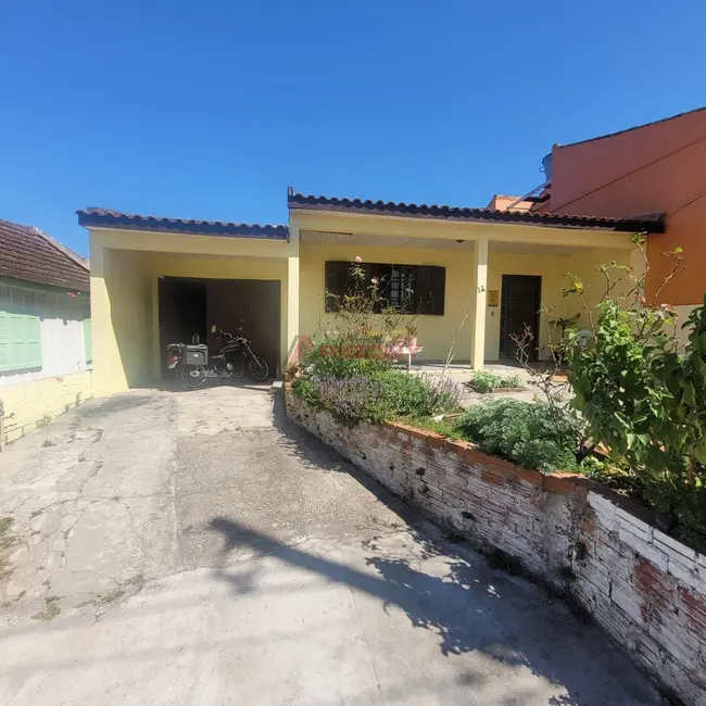 Foto 1 de Casa com 3 quartos à venda, 140m2 em Presidente João Goulart, Santa Maria - RS