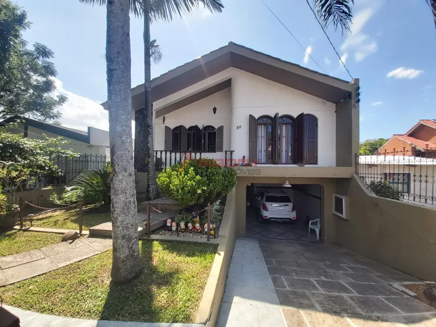 Foto 1 de Casa com 4 quartos à venda, 226m2 em São José, Santa Maria - RS