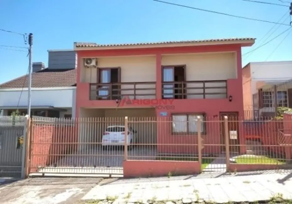 Foto 1 de Sobrado com 4 quartos à venda, 149m2 em São José, Santa Maria - RS
