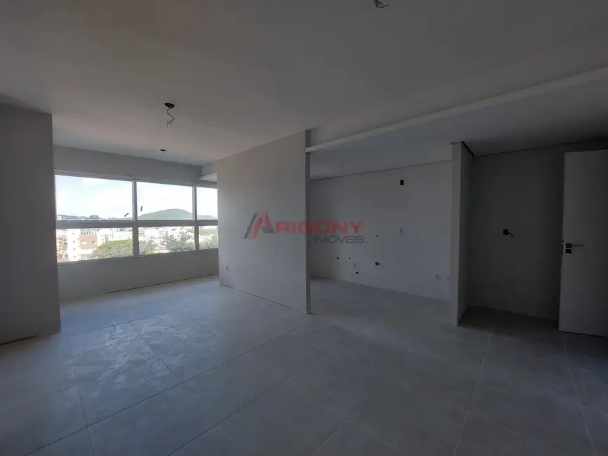 Foto 2 de Apartamento com 2 quartos à venda, 75m2 em Patronato, Santa Maria - RS