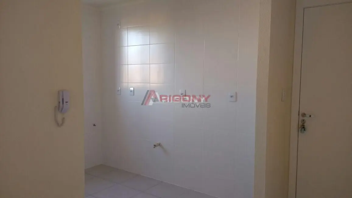 Apartamento com 3 quartos à venda, 60m2 em Nossa Senhora Medianeira, Santa Maria - RS - imagem 6 Foto 6 de Apartamento com 3 quartos à venda, 60m2 em Nossa Senhora Medianeira, Santa Maria - RS