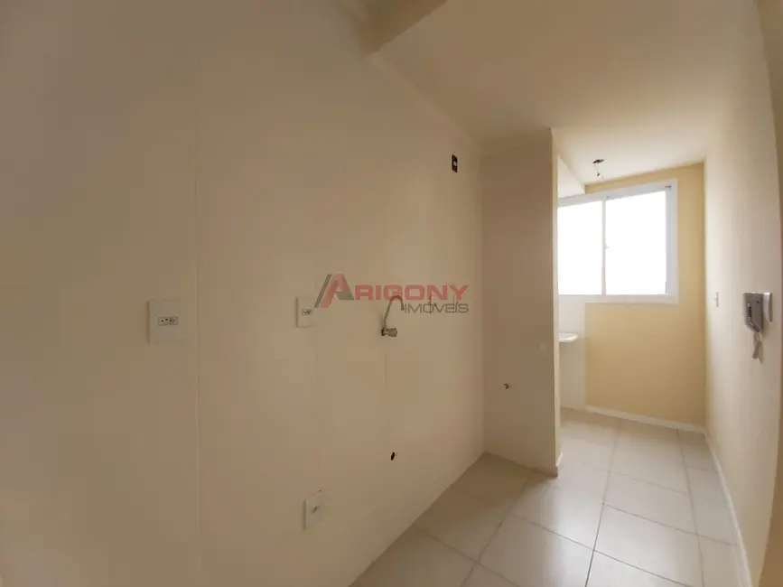 Foto 5 de Apartamento com 2 quartos para alugar, 51m2 em Nossa Senhora Medianeira, Santa Maria - RS