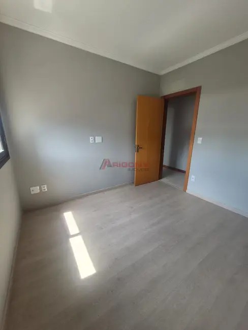 Foto 3 de Apartamento com 2 quartos para alugar, 70m2 em Centro, Santa Maria - RS