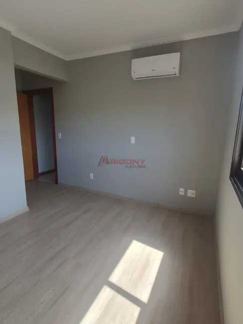 Foto 2 de Apartamento com 2 quartos para alugar, 70m2 em Centro, Santa Maria - RS