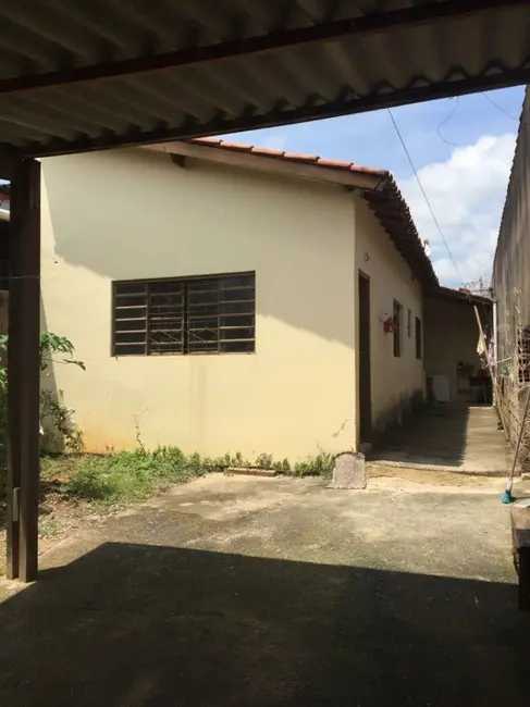 Foto 2 de Casa com 1 quarto à venda, 125m2 em Salto De Pirapora - SP