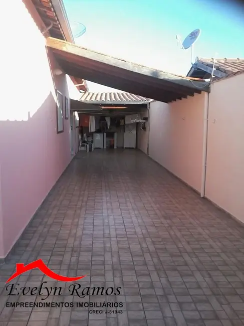 Foto 2 de Casa com 2 quartos à venda, 140m2 em Salto De Pirapora - SP