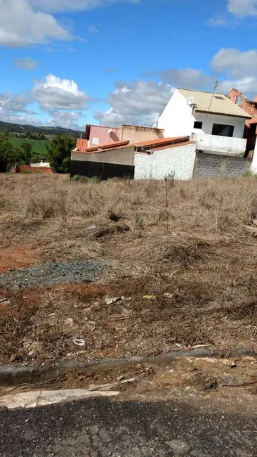 Foto 1 de Terreno / Lote à venda, 455m2 em Salto De Pirapora - SP