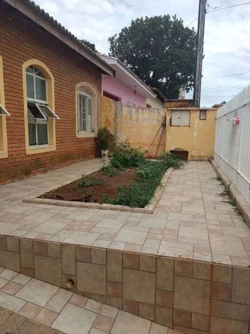 Foto 2 de Casa com 3 quartos à venda, 250m2 em Salto De Pirapora - SP