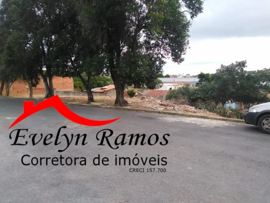 Foto 1 de Terreno / Lote à venda, 308m2 em Salto De Pirapora - SP