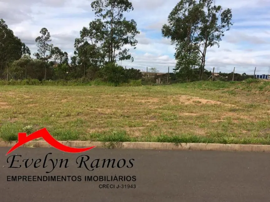 Foto 1 de Terreno / Lote à venda, 250m2 em Salto De Pirapora - SP