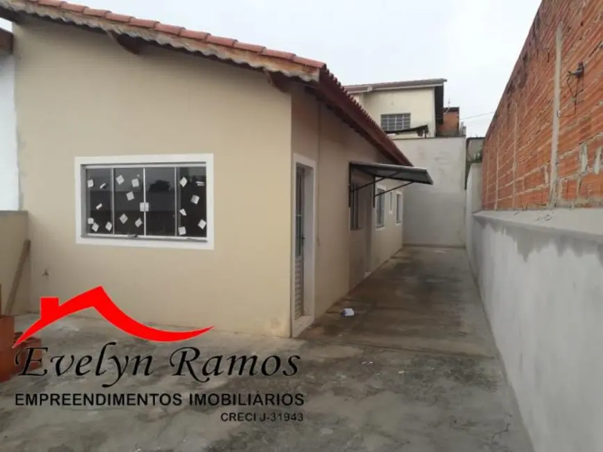 Foto 2 de Casa com 2 quartos à venda, 138m2 em Salto De Pirapora - SP