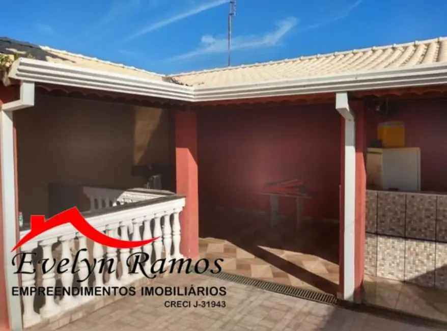 Foto 2 de Casa com 3 quartos à venda, 250m2 em Salto De Pirapora - SP