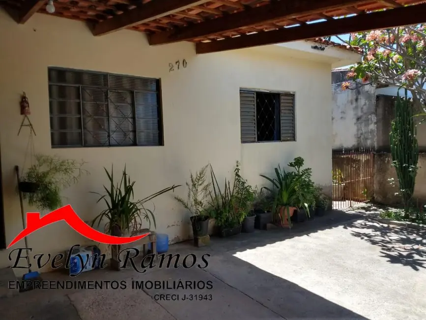 Foto 1 de Casa com 3 quartos à venda, 250m2 em Salto De Pirapora - SP