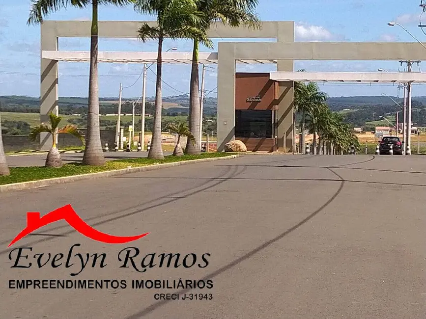 Foto 2 de Terreno / Lote à venda, 250m2 em Salto De Pirapora - SP