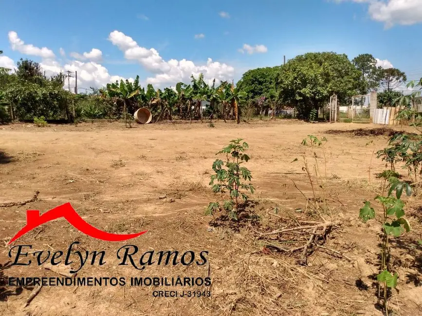 Foto 1 de Terreno / Lote à venda, 1000m2 em Salto De Pirapora - SP