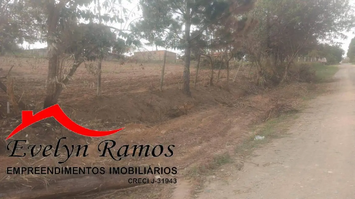 Foto 3 de Terreno / Lote à venda, 2100m2 em Salto De Pirapora - SP