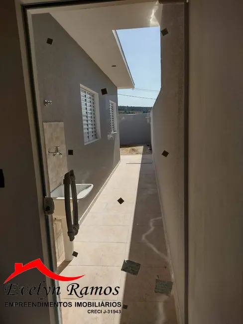 Casa com 2 quartos para alugar em Salto De Pirapora - SP - imagem 9 Foto 9 de Casa com 2 quartos para alugar em Salto De Pirapora - SP