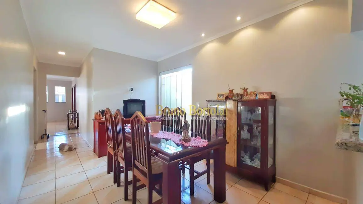 Casa com 3 quartos à venda, 295m2 em Vila Indaiá, Rio Claro - SP - imagem 6 Foto 6 de Casa com 3 quartos à venda, 295m2 em Vila Indaiá, Rio Claro - SP