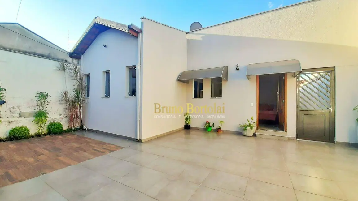 Casa com 3 quartos à venda, 295m2 em Vila Indaiá, Rio Claro - SP - imagem 2 Foto 2 de Casa com 3 quartos à venda, 295m2 em Vila Indaiá, Rio Claro - SP