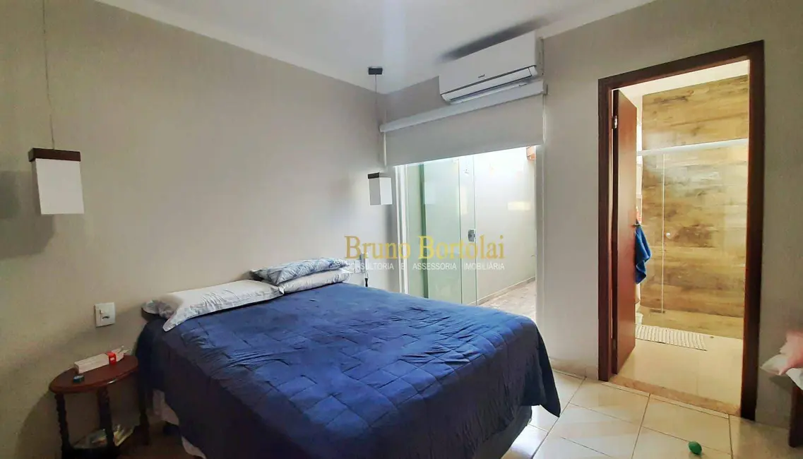 Casa com 3 quartos à venda, 295m2 em Vila Indaiá, Rio Claro - SP - imagem 7 Foto 7 de Casa com 3 quartos à venda, 295m2 em Vila Indaiá, Rio Claro - SP