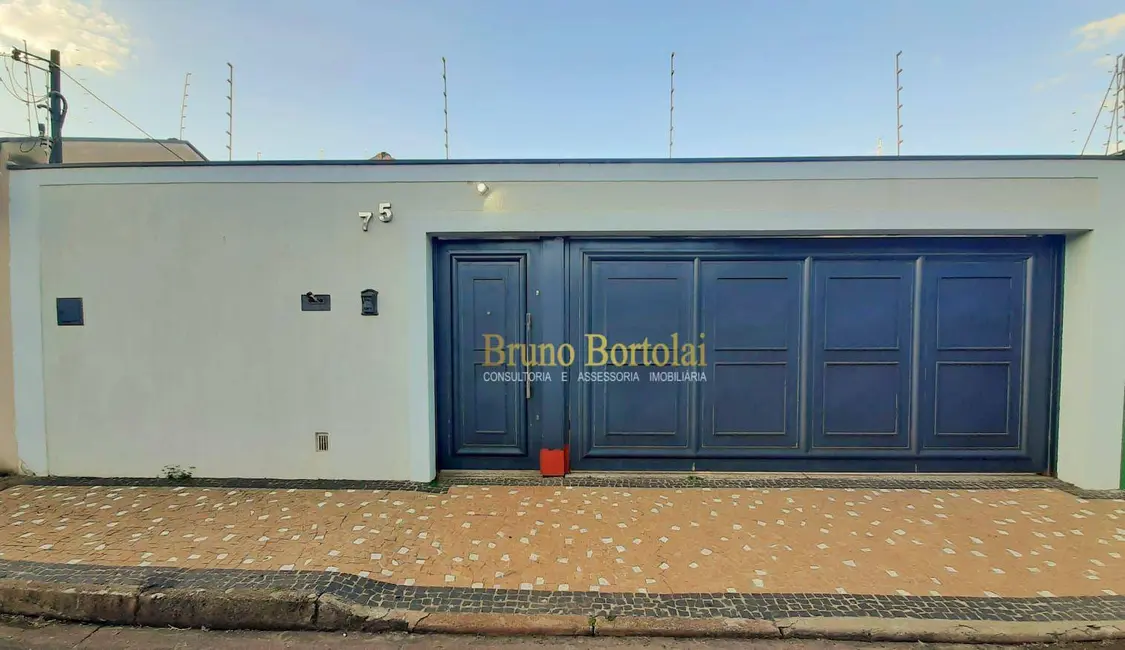 Casa com 3 quartos à venda, 295m2 em Vila Indaiá, Rio Claro - SP - imagem 1 Foto 1 de Casa com 3 quartos à venda, 295m2 em Vila Indaiá, Rio Claro - SP