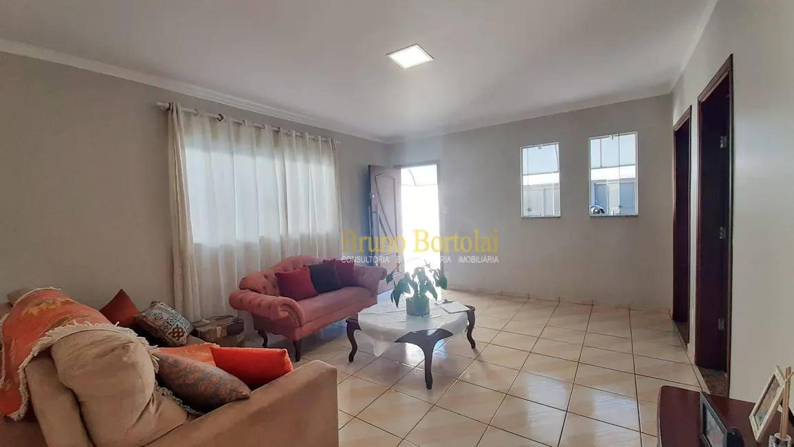 Casa com 3 quartos à venda, 295m2 em Vila Indaiá, Rio Claro - SP - imagem 4 Foto 4 de Casa com 3 quartos à venda, 295m2 em Vila Indaiá, Rio Claro - SP