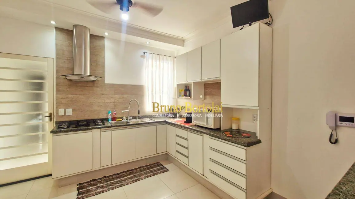 Foto 9 de Casa com 3 quartos à venda e para alugar, 244m2 em Recanto Paraíso, Rio Claro - SP