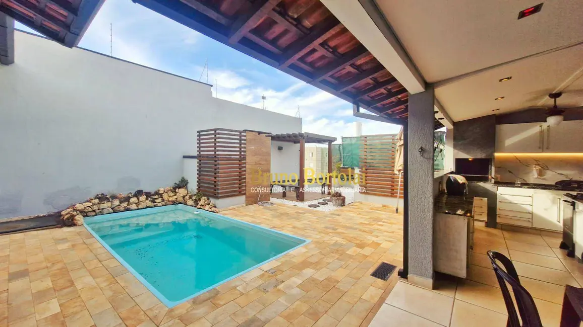 Foto 1 de Casa com 3 quartos à venda e para alugar, 244m2 em Recanto Paraíso, Rio Claro - SP