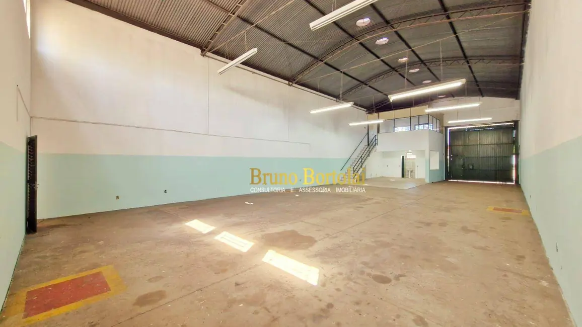 Armazém / Galpão para alugar, 300m2 em Jardim Mirassol, Rio Claro - SP - imagem 3 Foto 3 de Armazém / Galpão para alugar, 300m2 em Jardim Mirassol, Rio Claro - SP
