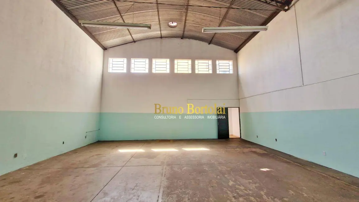 Armazém / Galpão para alugar, 300m2 em Jardim Mirassol, Rio Claro - SP - imagem 4 Foto 4 de Armazém / Galpão para alugar, 300m2 em Jardim Mirassol, Rio Claro - SP