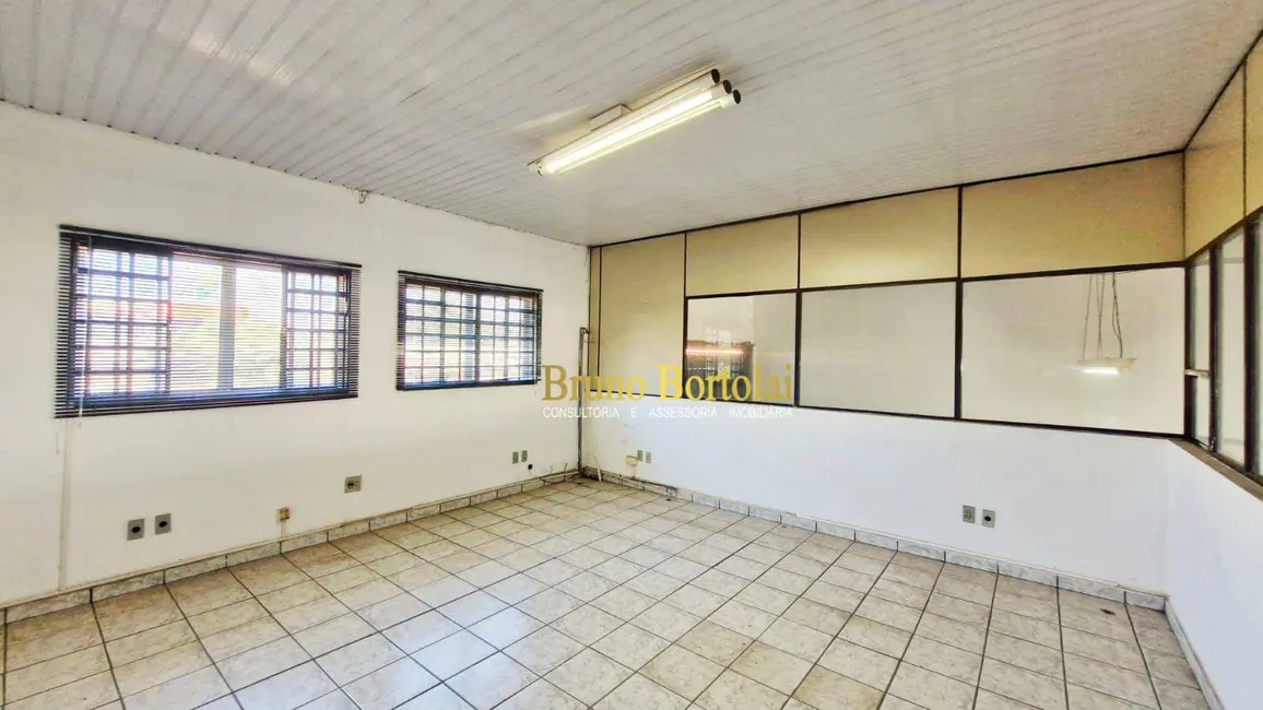 Armazém / Galpão para alugar, 300m2 em Jardim Mirassol, Rio Claro - SP - imagem 5 Foto 5 de Armazém / Galpão para alugar, 300m2 em Jardim Mirassol, Rio Claro - SP