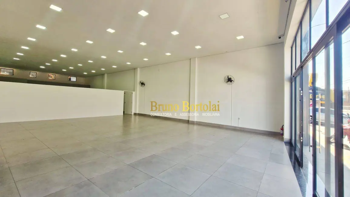 Sala Comercial para alugar, 300m2 em Centro, Rio Claro - SP - imagem 2 Foto 2 de Sala Comercial para alugar, 300m2 em Centro, Rio Claro - SP