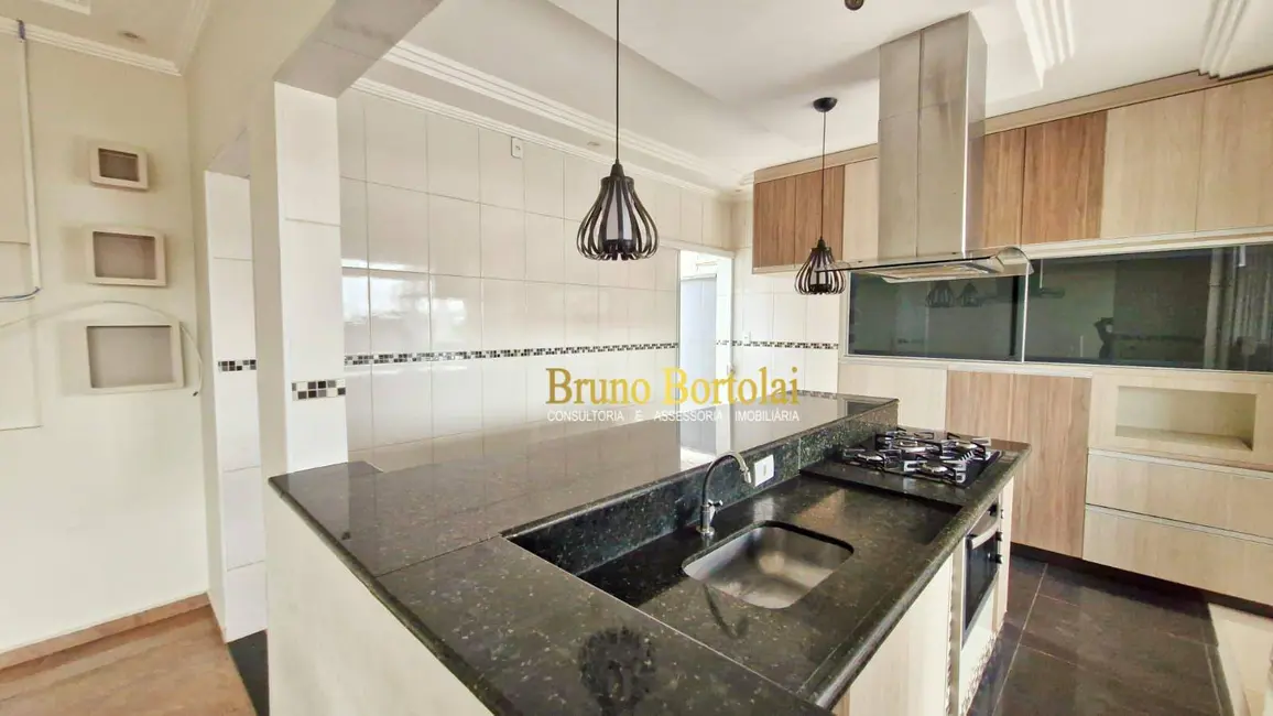 Foto 5 de Casa com 3 quartos para alugar, 300m2 em Centro, Rio Claro - SP