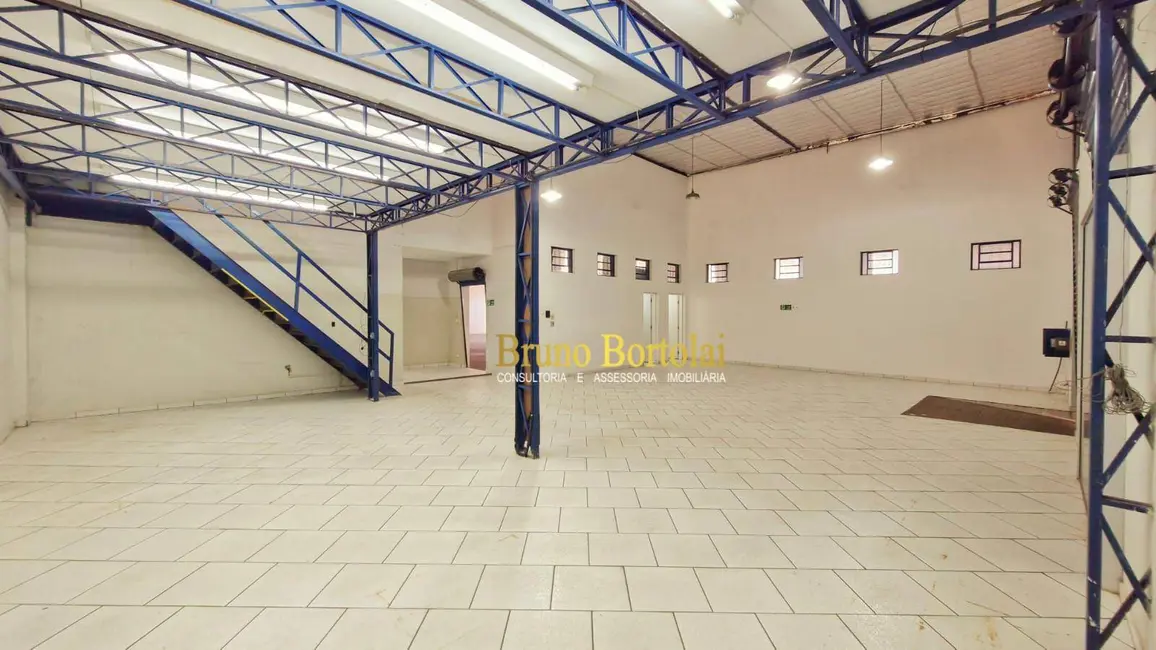 Armazém / Galpão para alugar, 650m2 em Centro, Rio Claro - SP - imagem 5 Foto 5 de Armazém / Galpão para alugar, 650m2 em Centro, Rio Claro - SP