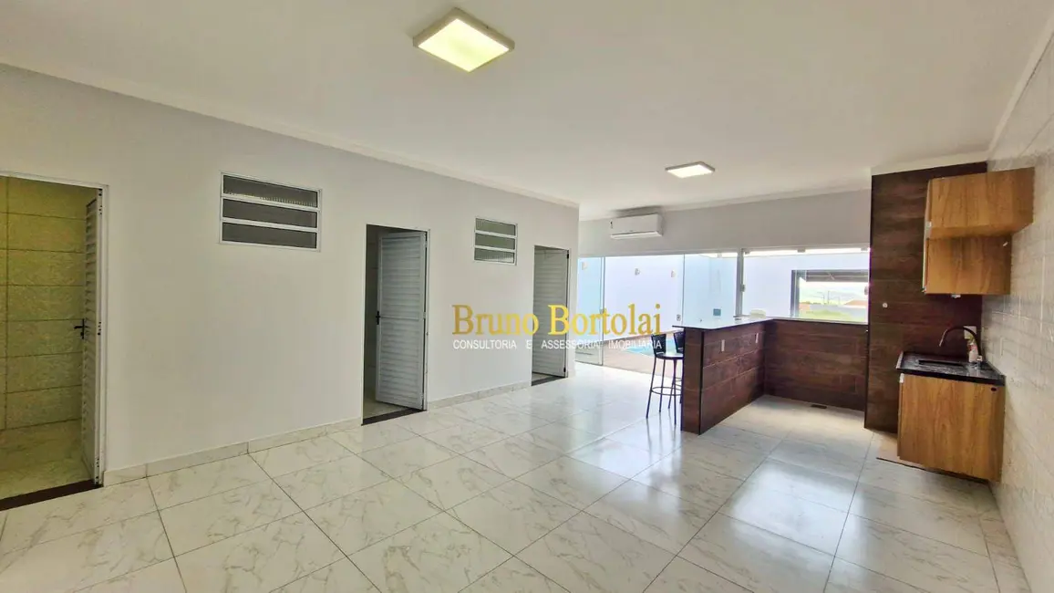 Foto 2 de Casa com 2 quartos para alugar, 250m2 em Ipeuna - SP