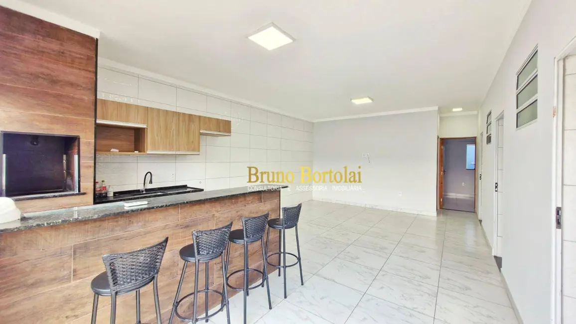Foto 3 de Casa com 2 quartos para alugar, 250m2 em Ipeuna - SP