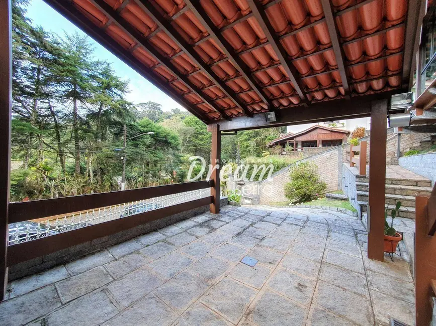 Casa de Condomínio com 3 quartos à venda, 2300m2 em Carlos Guinle, Teresopolis - RJ - imagem 9 Foto 9 de Casa de Condomínio com 3 quartos à venda, 2300m2 em Carlos Guinle, Teresopolis - RJ