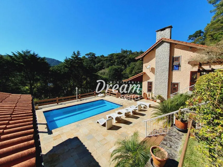 Casa de Condomínio com 3 quartos à venda, 2300m2 em Carlos Guinle, Teresopolis - RJ - imagem 3 Foto 3 de Casa de Condomínio com 3 quartos à venda, 2300m2 em Carlos Guinle, Teresopolis - RJ
