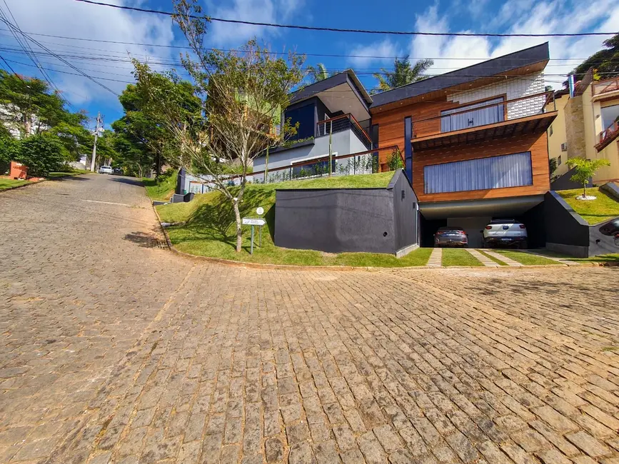 Foto 3 de Casa de Condomínio com 3 quartos à venda, 334m2 em Vargem Grande, Teresopolis - RJ