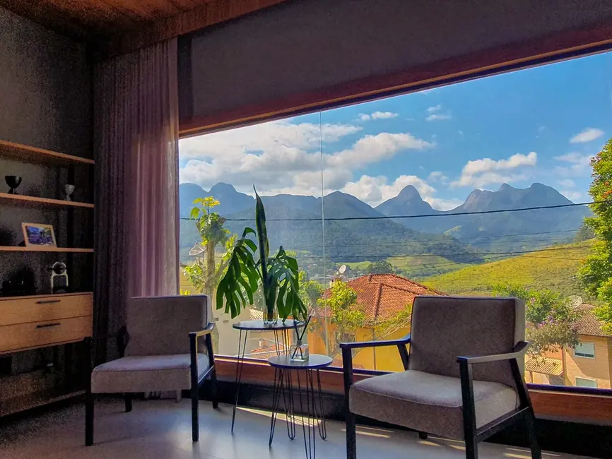 Foto 9 de Casa de Condomínio com 3 quartos à venda, 334m2 em Vargem Grande, Teresopolis - RJ