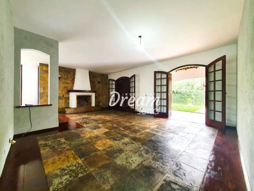 Casa com 3 quartos à venda, 800m2 em Carlos Guinle, Teresopolis - RJ - imagem 8 Foto 8 de Casa com 3 quartos à venda, 800m2 em Carlos Guinle, Teresopolis - RJ