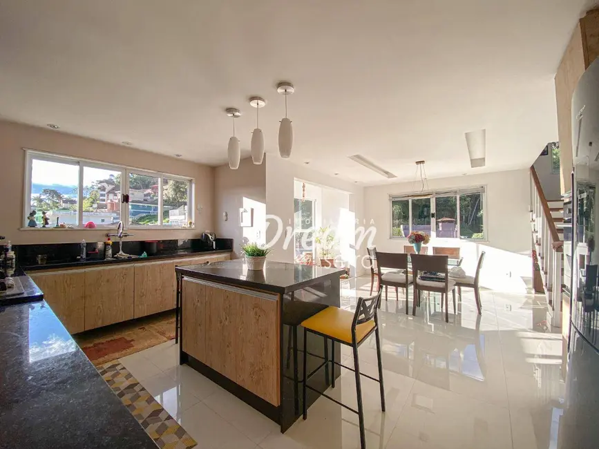 Casa de Condomínio com 3 quartos à venda, 317m2 em Tijuca, Teresopolis - RJ - imagem 7 Foto 7 de Casa de Condomínio com 3 quartos à venda, 317m2 em Tijuca, Teresopolis - RJ